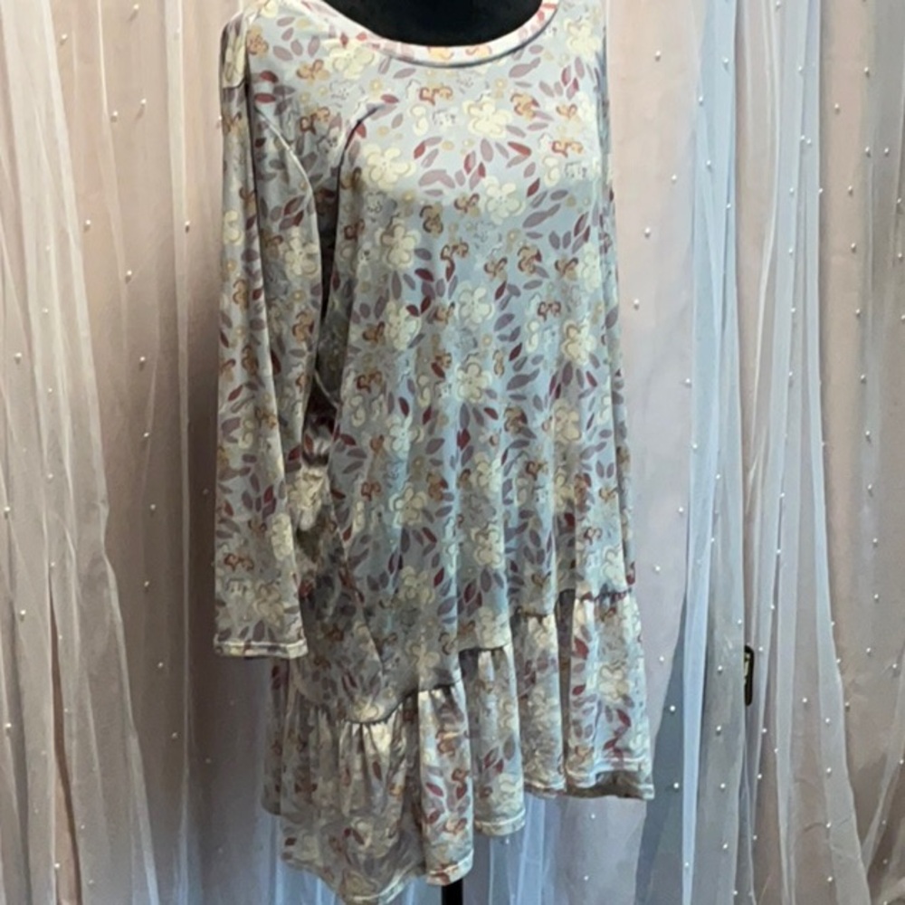 LOGO sheer layering top with bottom ruffle